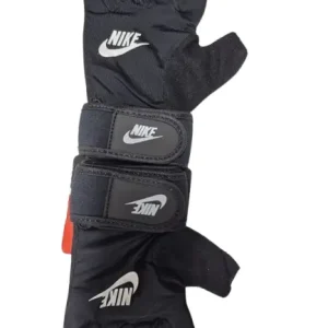 دستکش بدنسازی نیمه انگشتی زنانه نایک – رویه پارچه‌ای، کف ژله‌ای استپ دار با برآمدگی فومی