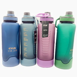 قمقمه ورزشی ایون (EYUN) مدل زیر سیلیکونی ۹۰۰ میلی‌لیتر (درب پیچی و تایم‌دار)