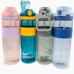 قمقمه ورزشی نایک (Nike) شفاف ۸۰۰ میلی‌لیتر (نی‌دار با محافظ دور سیلیکونی)