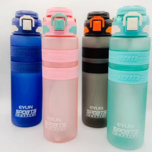 قمقمه ورزشی  950میلی لیتر Eyun کد 966 مدل Sports | دارای لایه ضربه‌گیر سیلیکونی، درب ضامن‌دار و لبی آسان‌نوش نی‌دار