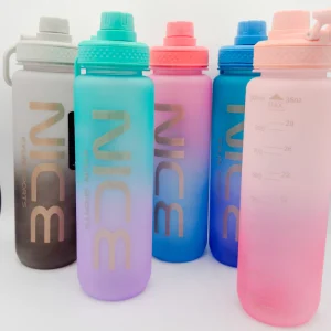 قمقمه ۱ لیتری EYUN مدل NICE | بدنه مات آبرنگی (Gradient) با دستگیره ارگونومیک و درب پیچی ضد نشت