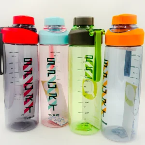 قمقمه ورزشی ۷۰۰ میلی‌لیتری یومین (YUMIN Sports) | قمقمه شفاف درجه‌بندی‌شده با درب پیچی و بند سیلیکونی