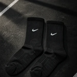 جوراب ورزشی ساق‌بلند نایک (Nike) | ترکیب ۸۰٪ نخ پنبه، کف حوله‌ای ضخیم و بافت تنفس‌پذیر