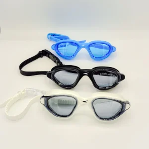 عینک شنا اسپیدو (Speedo) مدل Biofuse کد 930 | عینک شنا ارگونومیک با دید عریض (Wide Vision)، لنز ضدبخار (Anti-Fog)، فیلتر UV400 و بند قفلی قابل تنظیم